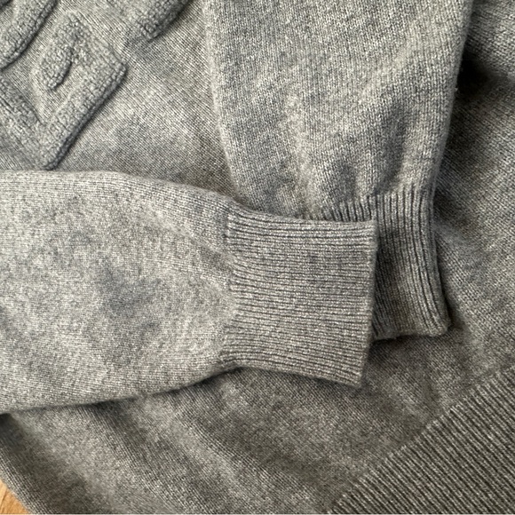 NWOT Givenchy cashmere 4G Crewneck Size Small - Picture 6 of 7